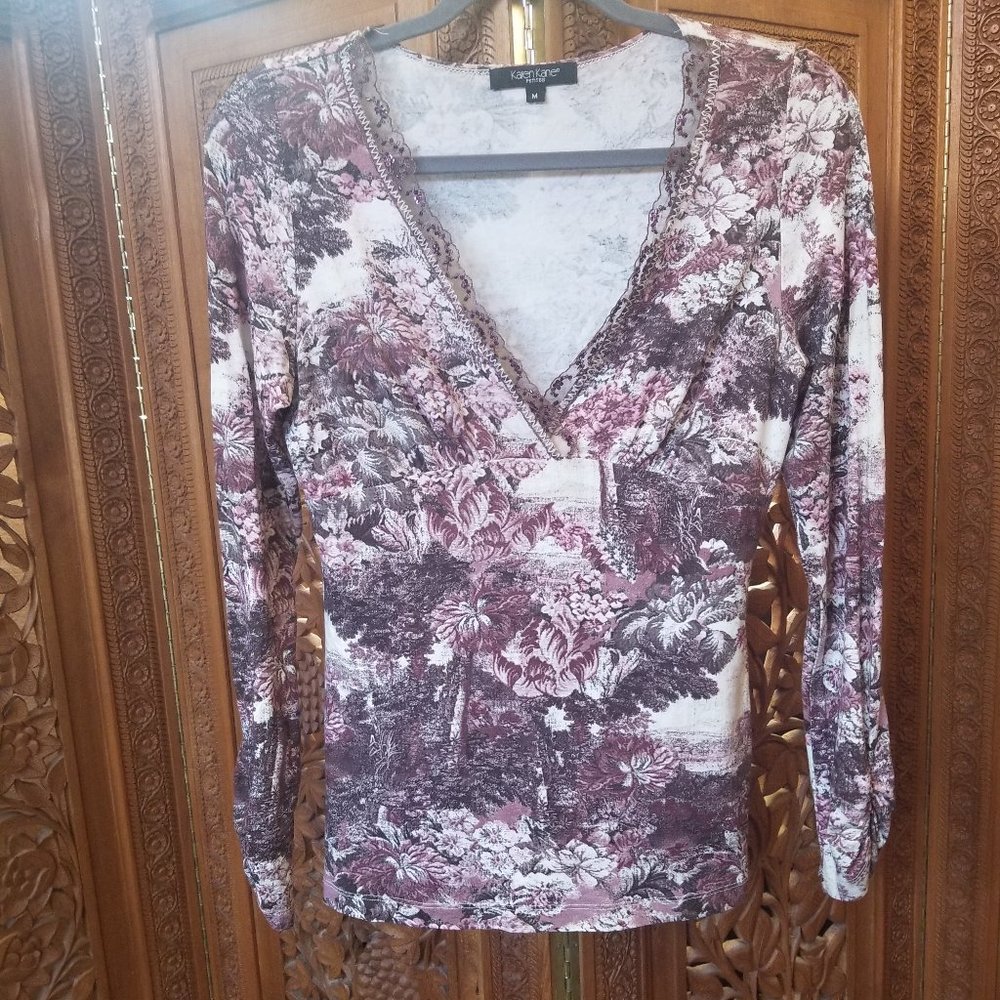 Karen Kane pullover v-neck Tee